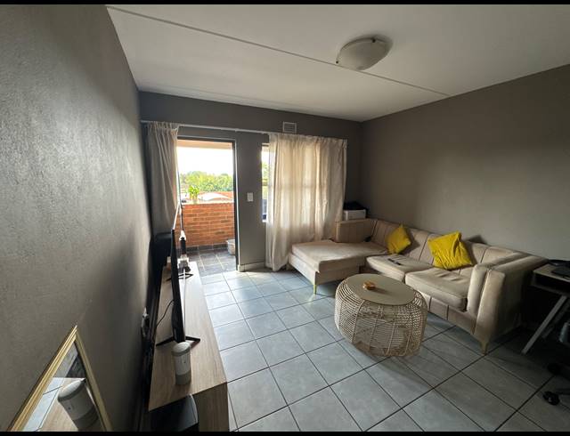 2 BEDROOM APARTMENT FOR SALE IN HEUWELOORD